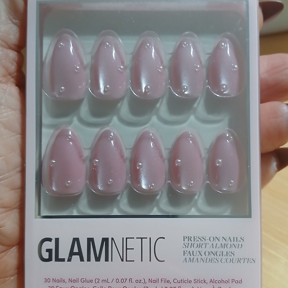 NIB Glamnetic Velvet & Glaze Pink Short Almond ~ Pearl Me Softly